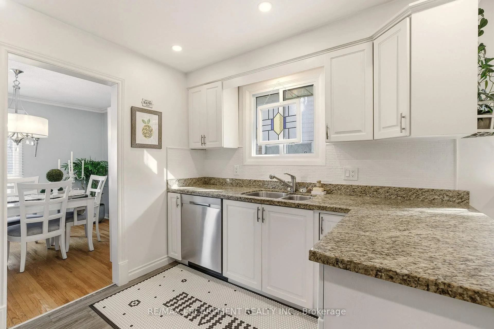 Photo 13 of 566 Lani Crescent, Burlington, Roseland — HOMEH