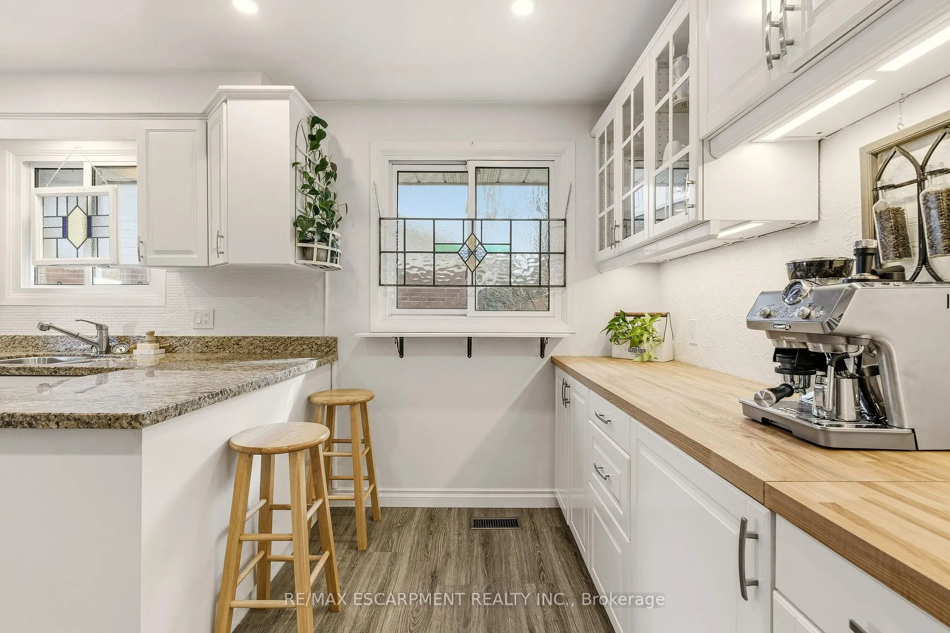 Photo 18 of 566 Lani Crescent, Burlington, Roseland — HOMEH