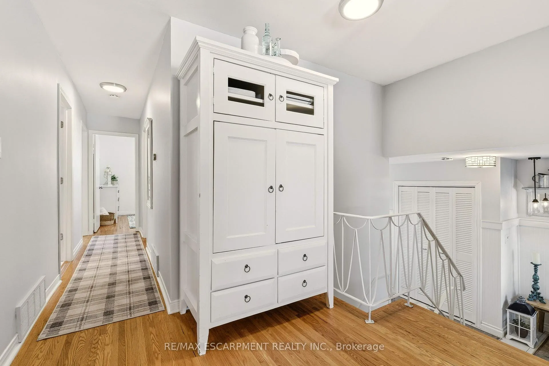 Photo 19 of 566 Lani Crescent, Burlington, Roseland — HOMEH