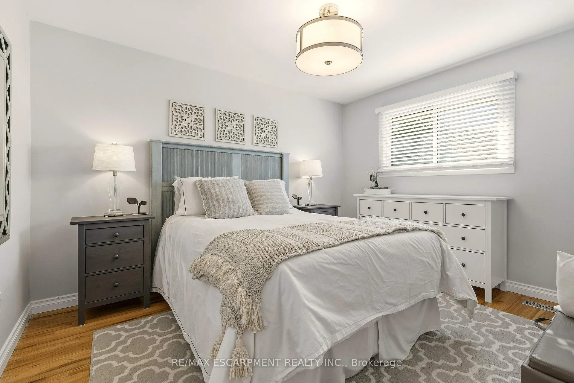 Photo 20 of 566 Lani Crescent, Burlington, Roseland — HOMEH