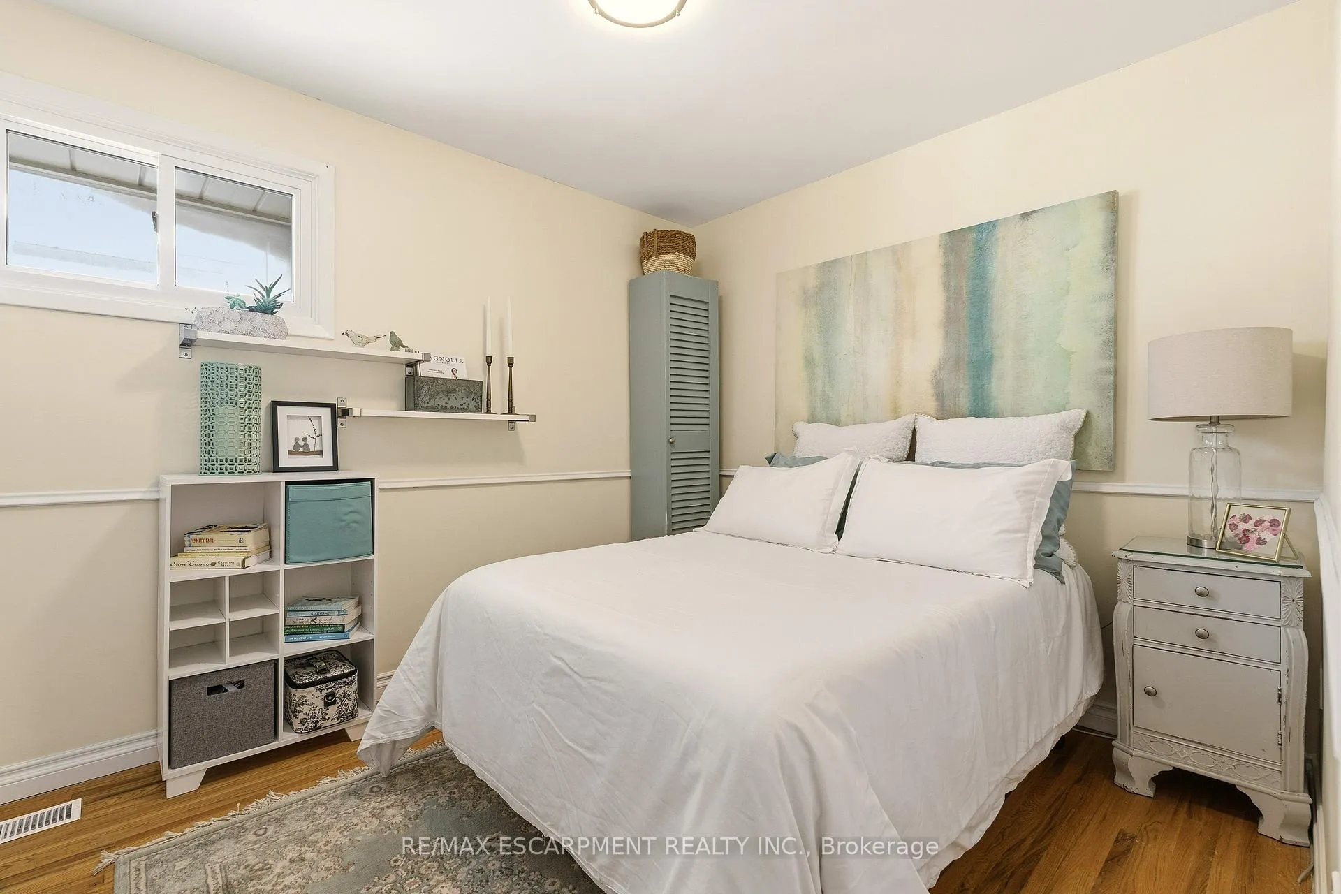 Photo 22 of 566 Lani Crescent, Burlington, Roseland — HOMEH