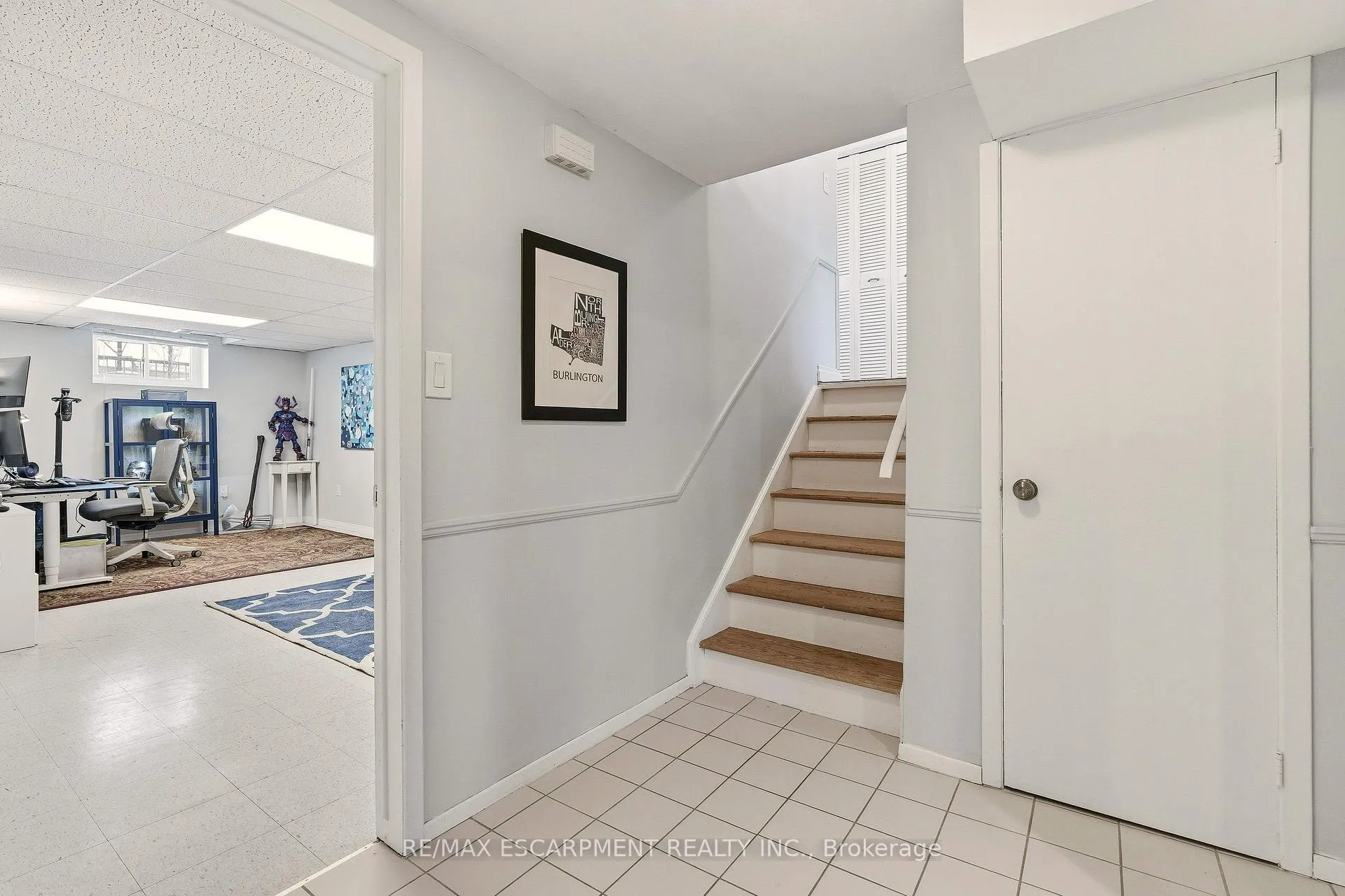 Photo 25 of 566 Lani Crescent, Burlington, Roseland — HOMEH