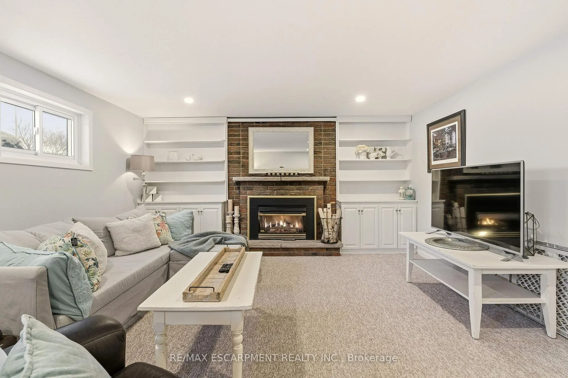 Photo 26 of 566 Lani Crescent, Burlington, Roseland — HOMEH