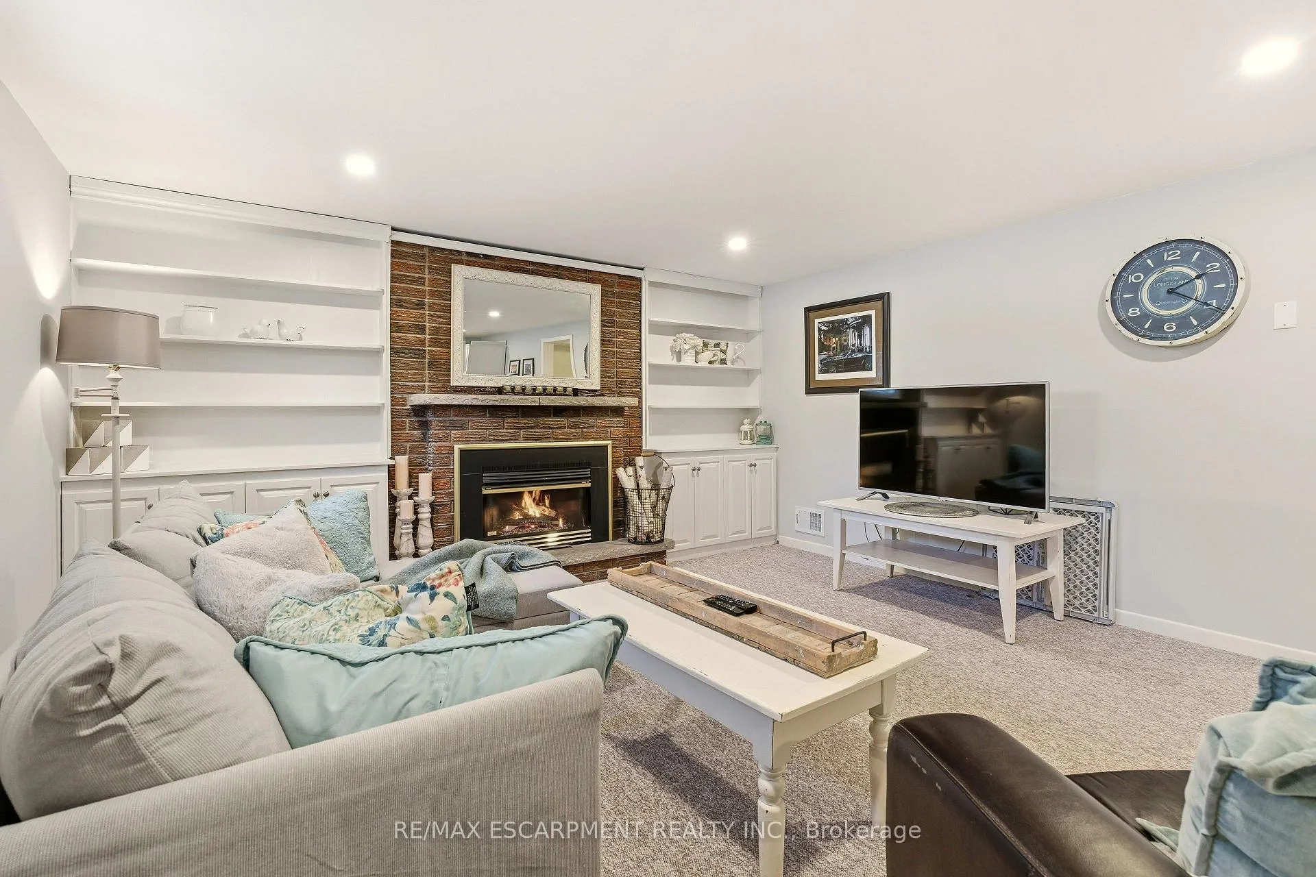 Photo 27 of 566 Lani Crescent, Burlington, Roseland — HOMEH