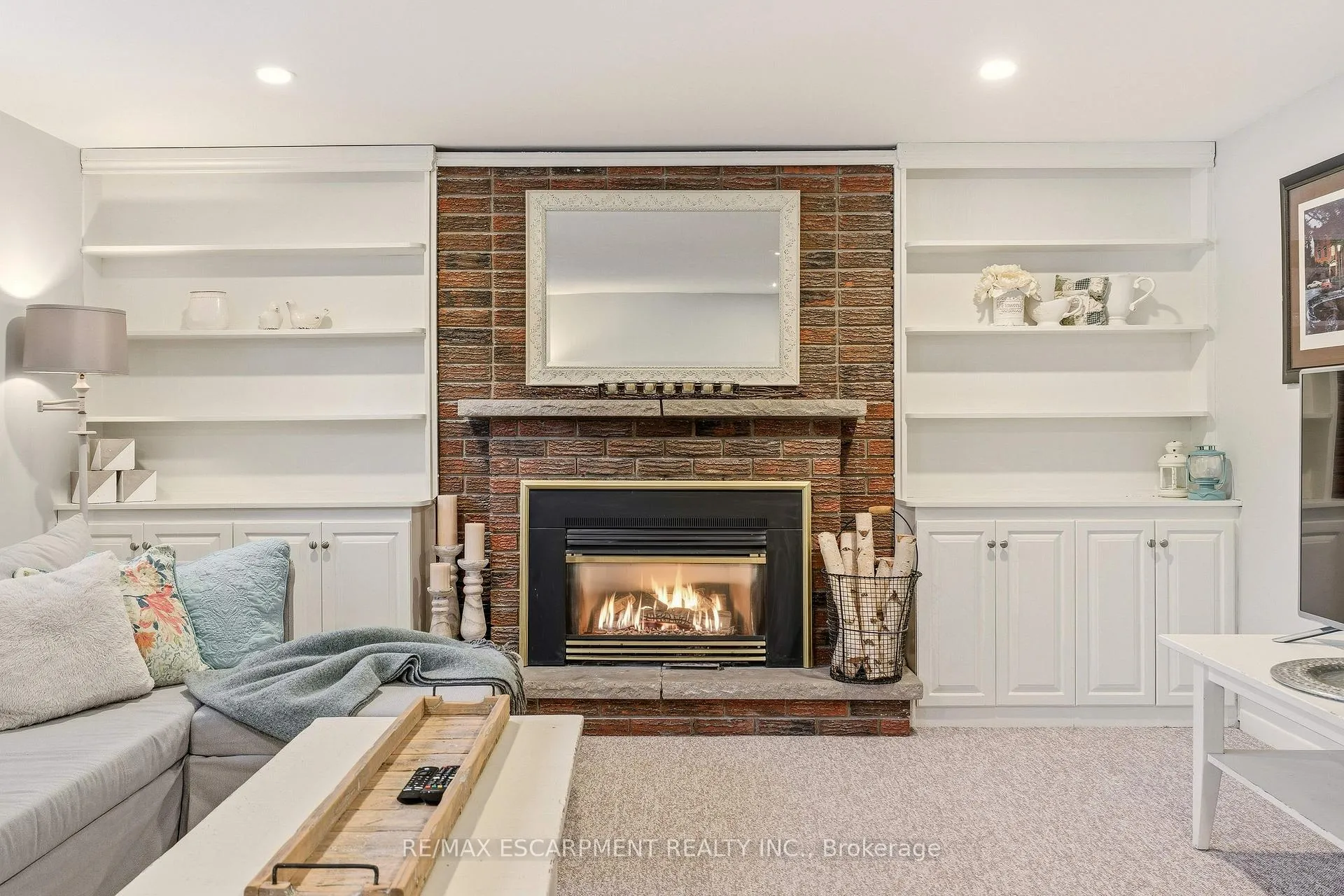 Photo 29 of 566 Lani Crescent, Burlington, Roseland — HOMEH