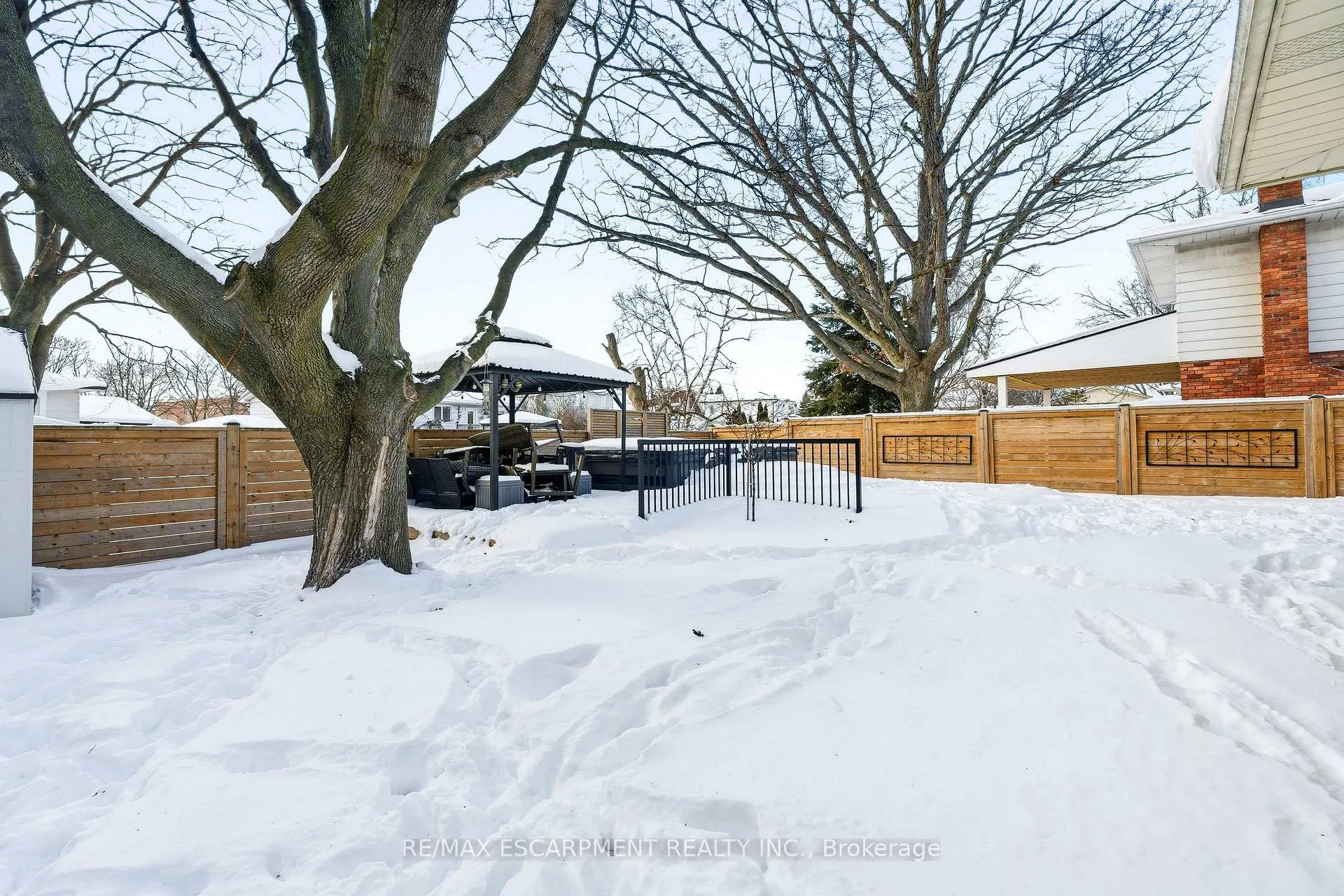 Photo 38 of 566 Lani Crescent, Burlington, Roseland — HOMEH