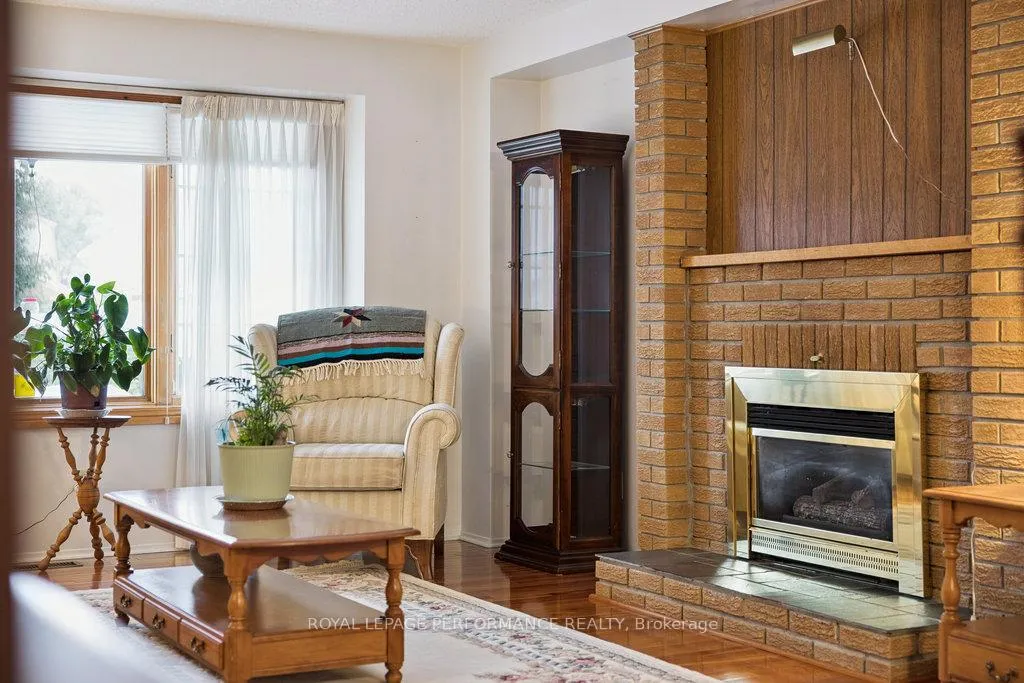 Photo 7 of 2314 Cotters Crescent, Ottawa, Windsor Park Village — HOMEH