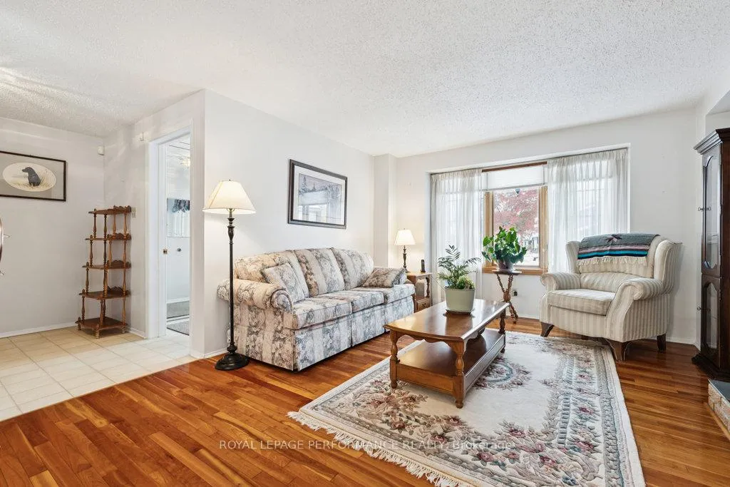 Photo 8 of 2314 Cotters Crescent, Ottawa, Windsor Park Village — HOMEH