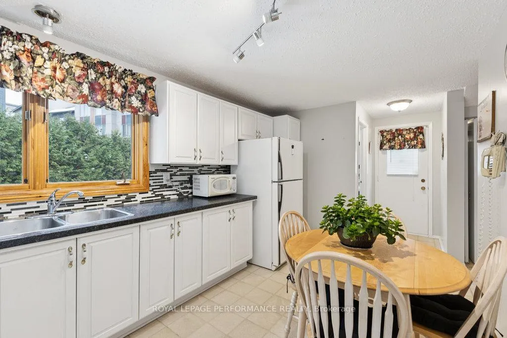 Photo 17 of 2314 Cotters Crescent, Ottawa, Windsor Park Village — HOMEH
