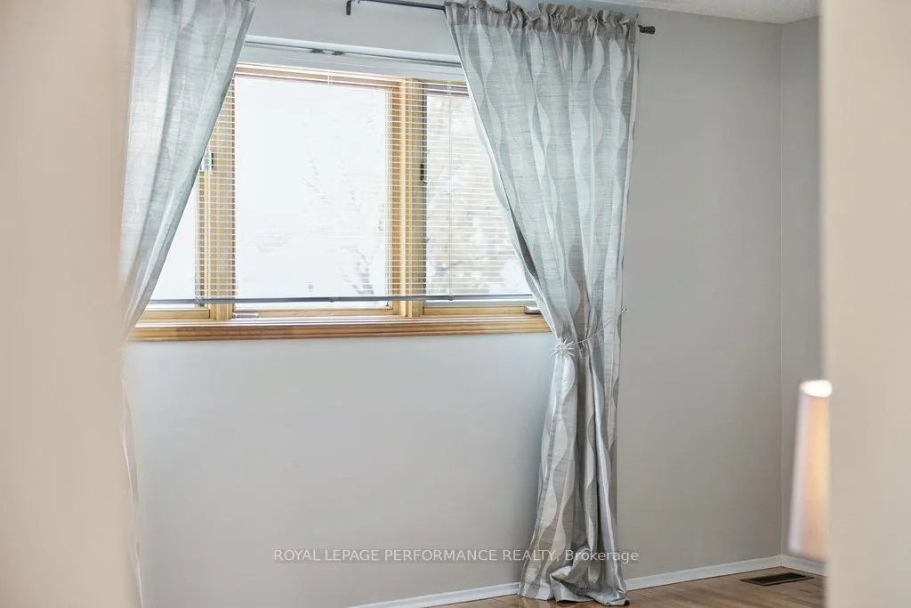 Photo 23 of 2314 Cotters Crescent, Ottawa, Windsor Park Village — HOMEH