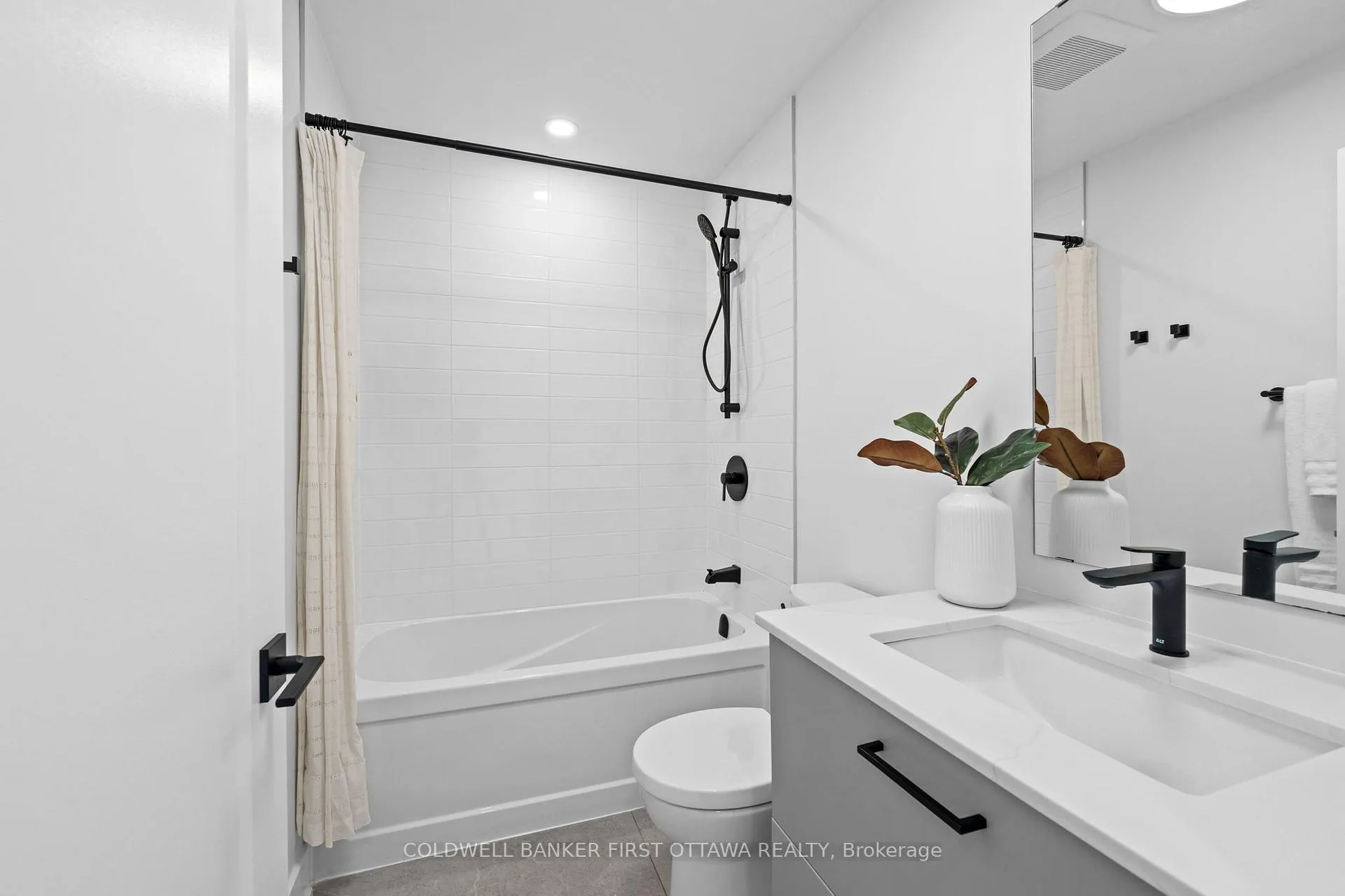 Photo 37 of Unit C, 238 Lebreton Street, Ottawa, West Centre Town — HOMEH