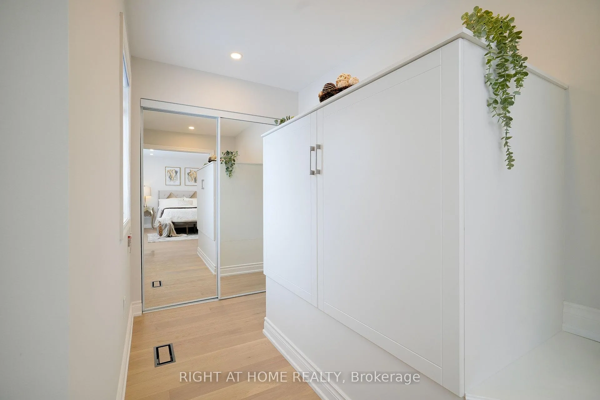 Photo 13 of 75 Bonny Meadows Drive, Aurora, Aurora Highlands — HOMEH