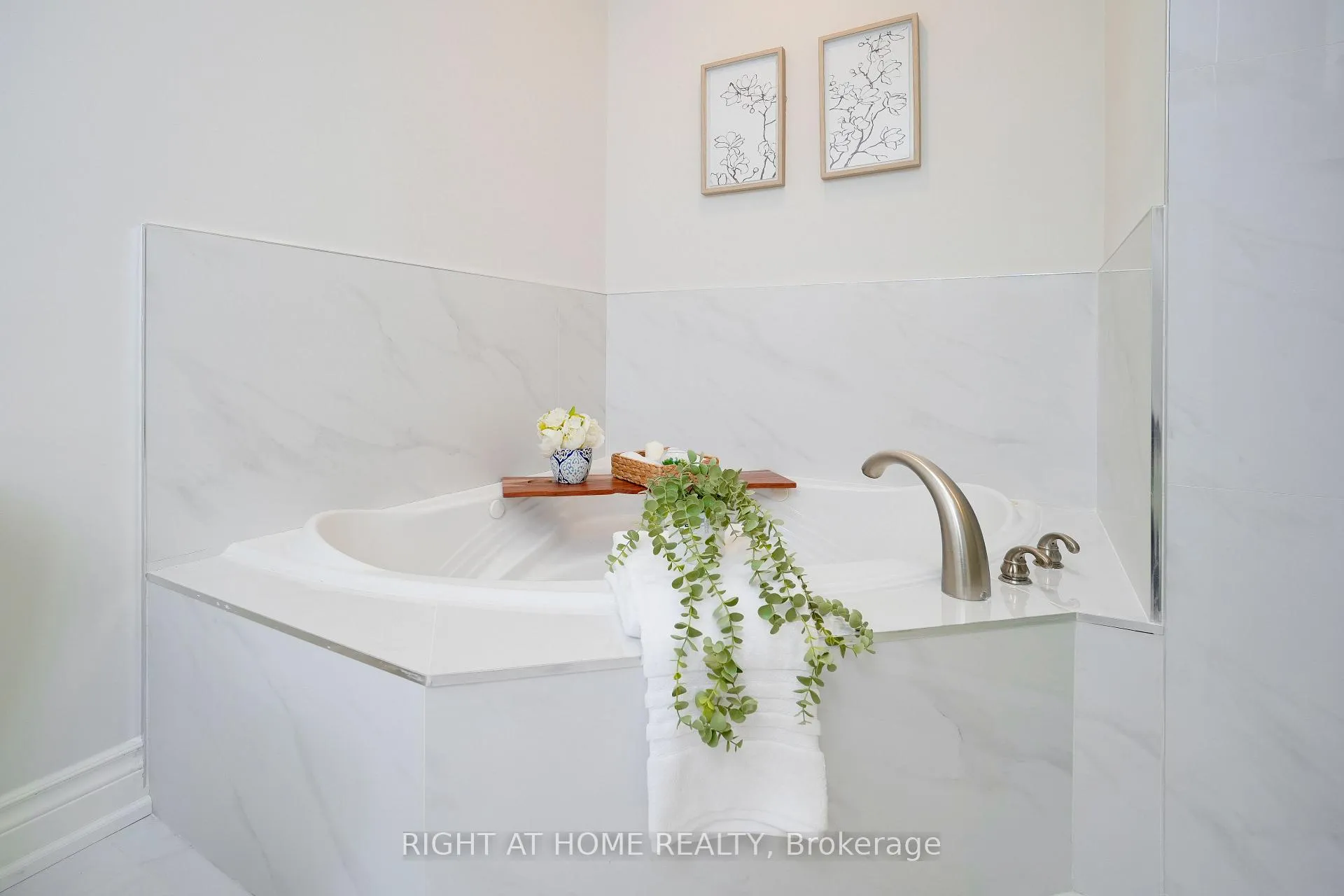 Photo 16 of 75 Bonny Meadows Drive, Aurora, Aurora Highlands — HOMEH