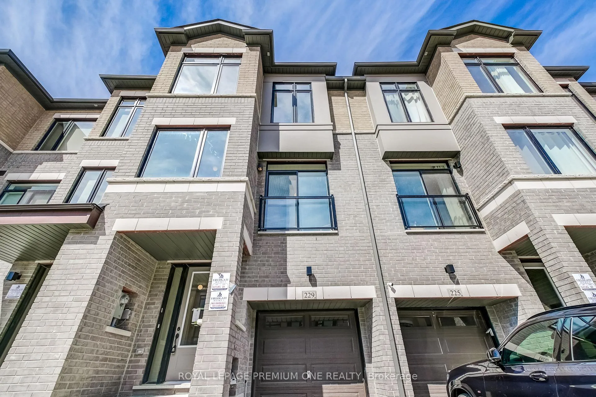 Photo 4 of 229 Tennant Circle, Vaughan, Vellore Village — HOMEH
