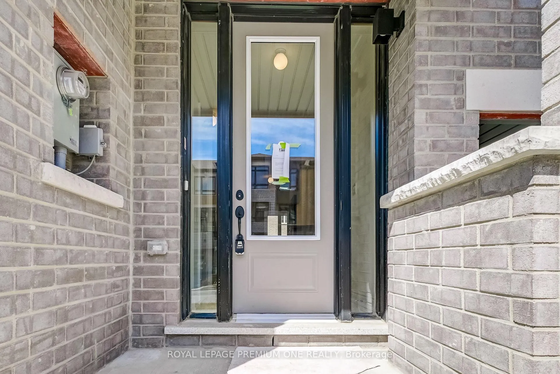 Photo 5 of 229 Tennant Circle, Vaughan, Vellore Village — HOMEH