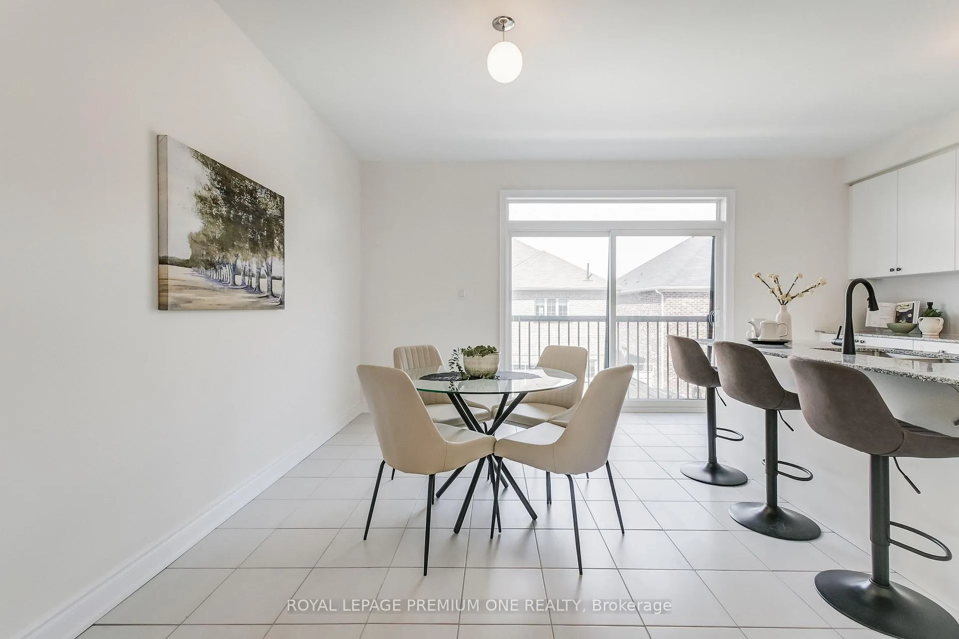 Photo 11 of 229 Tennant Circle, Vaughan, Vellore Village — HOMEH
