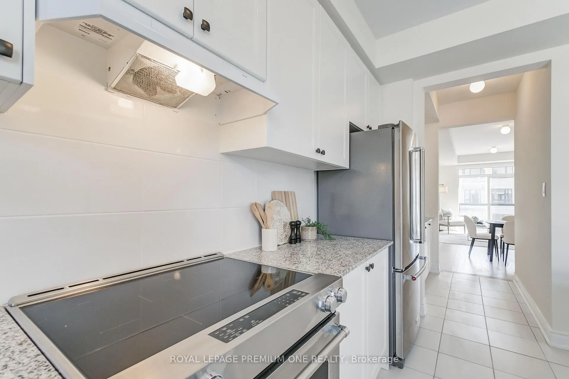 Photo 17 of 229 Tennant Circle, Vaughan, Vellore Village — HOMEH