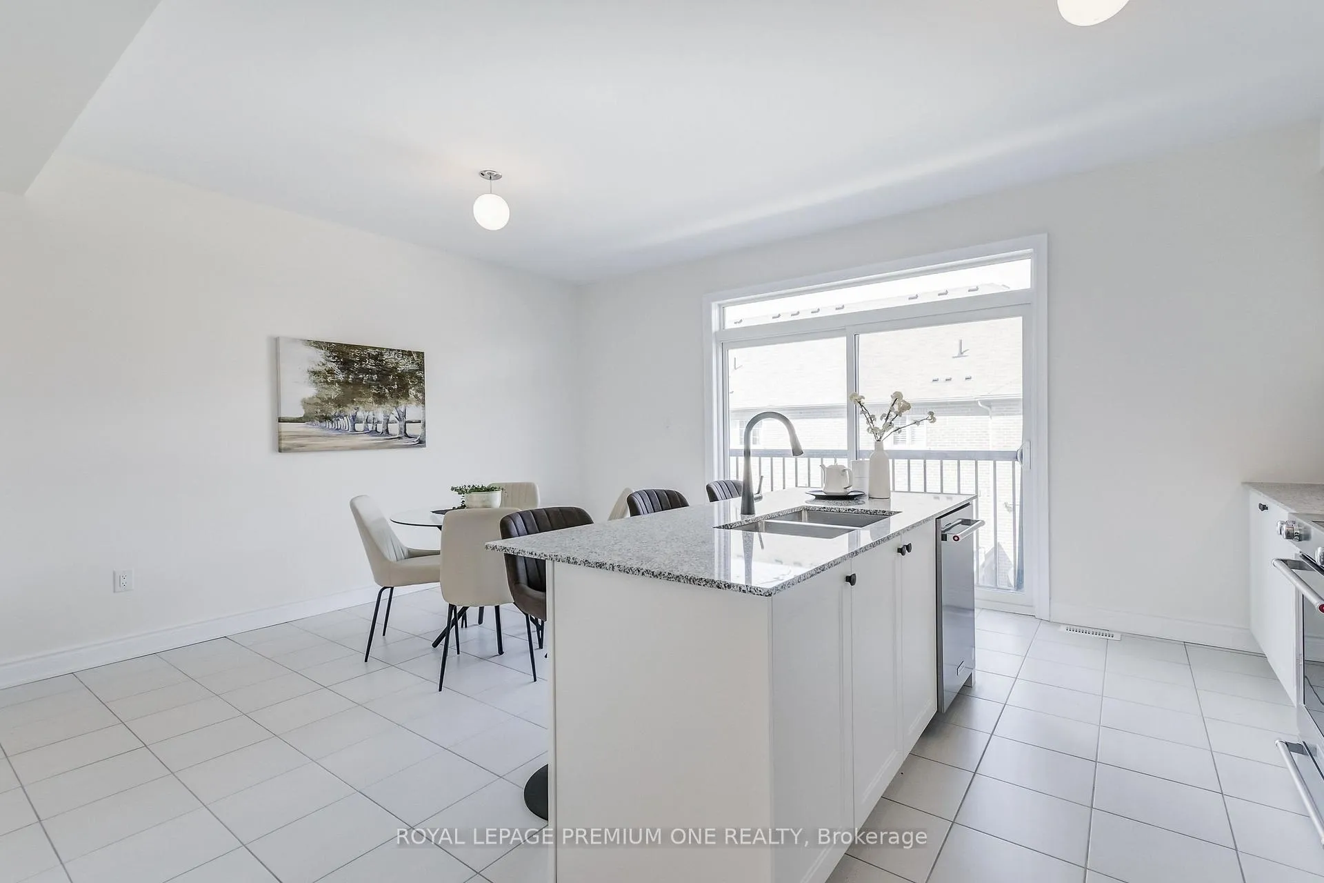 Photo 18 of 229 Tennant Circle, Vaughan, Vellore Village — HOMEH