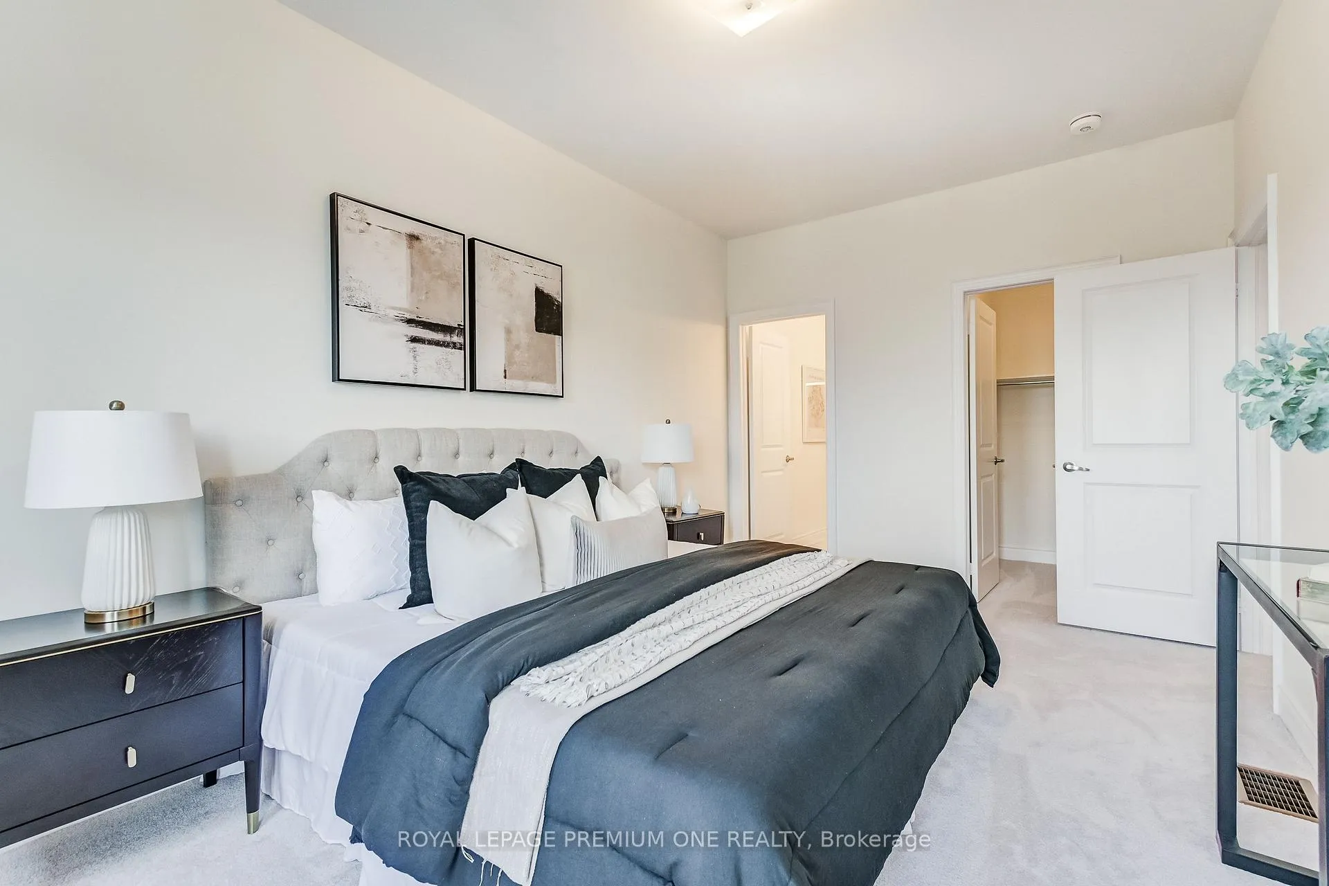Photo 30 of 229 Tennant Circle, Vaughan, Vellore Village — HOMEH