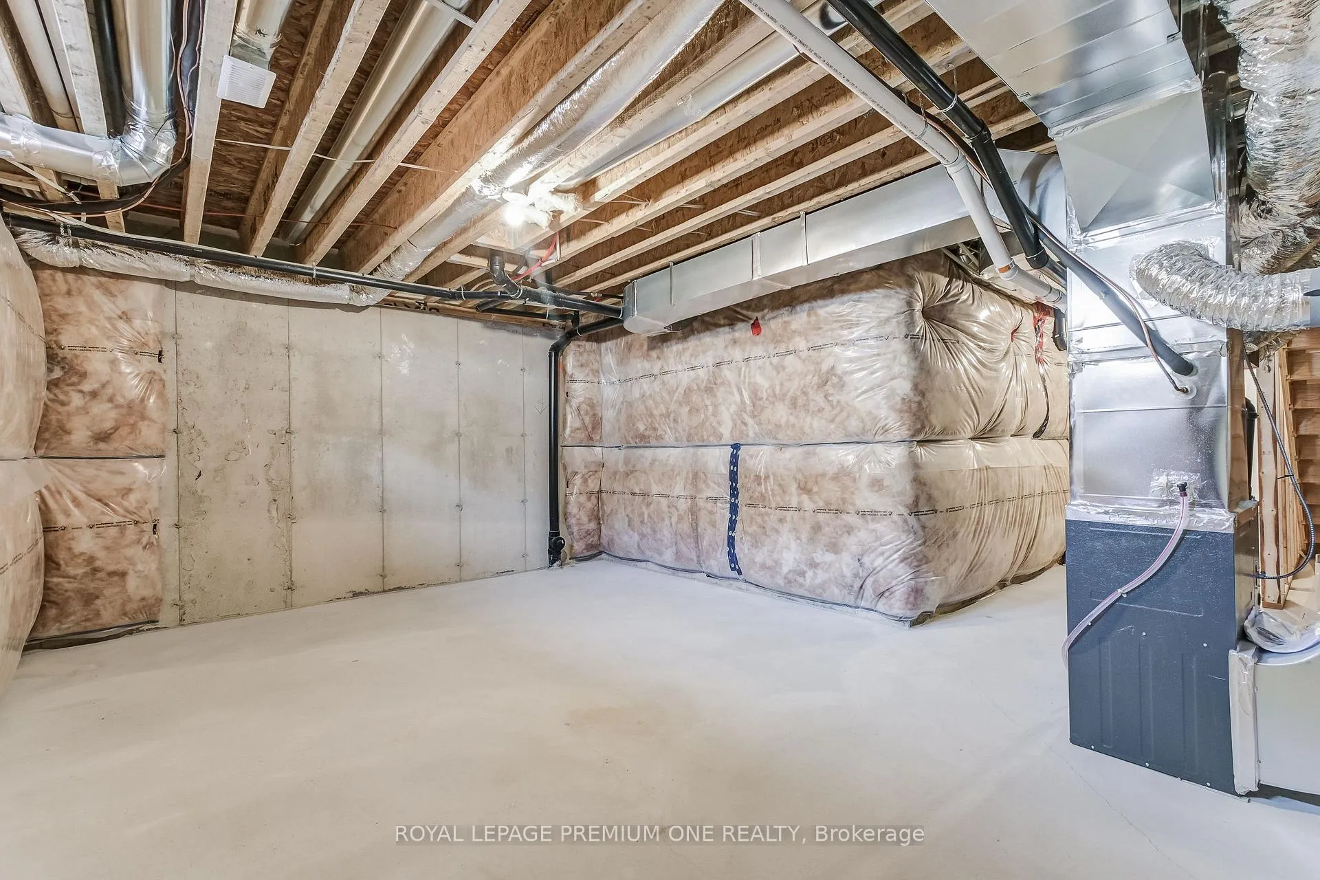 Photo 37 of 229 Tennant Circle, Vaughan, Vellore Village — HOMEH