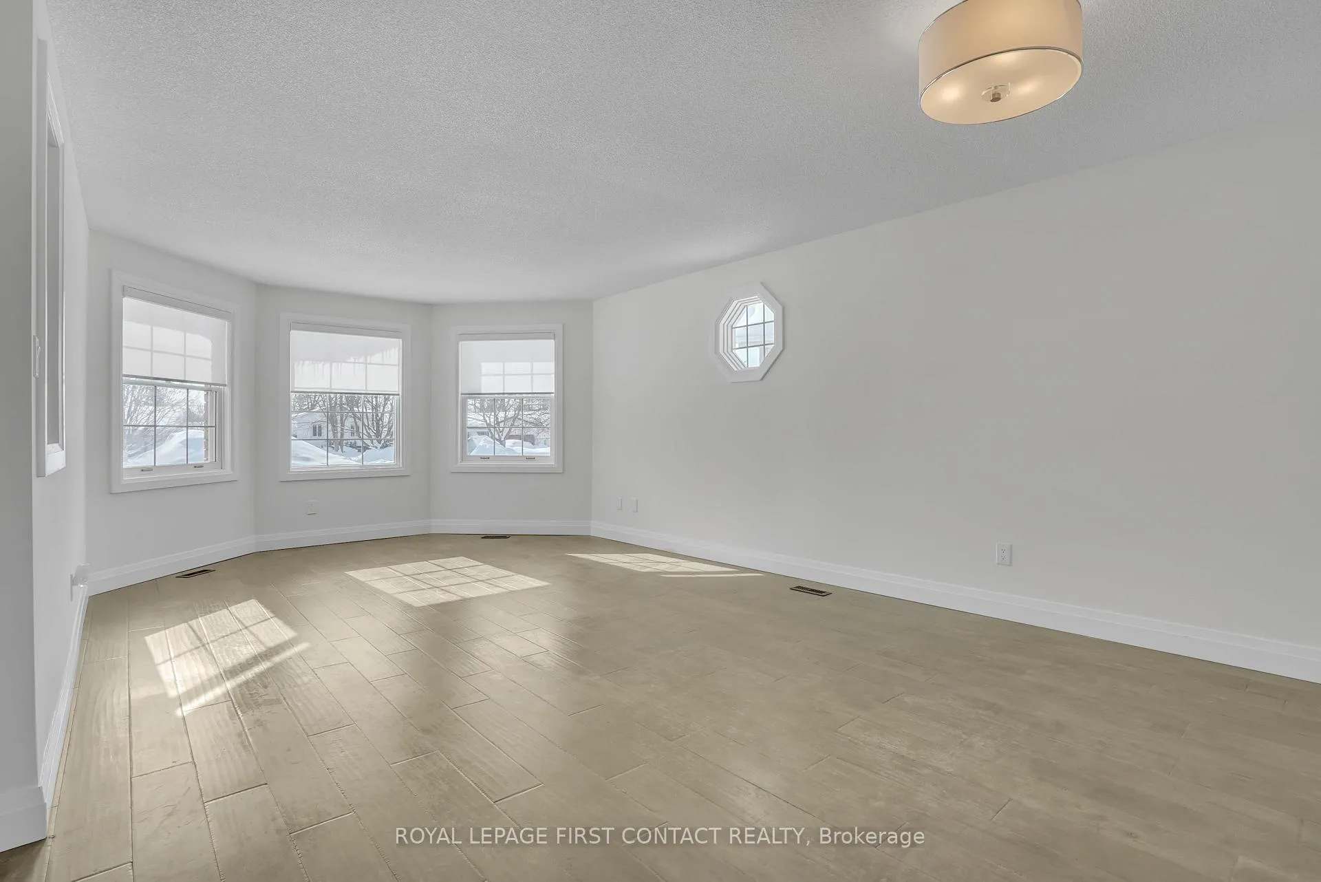 Photo 5 of 3 Chestnut Court, Barrie, Cundles East — HOMEH