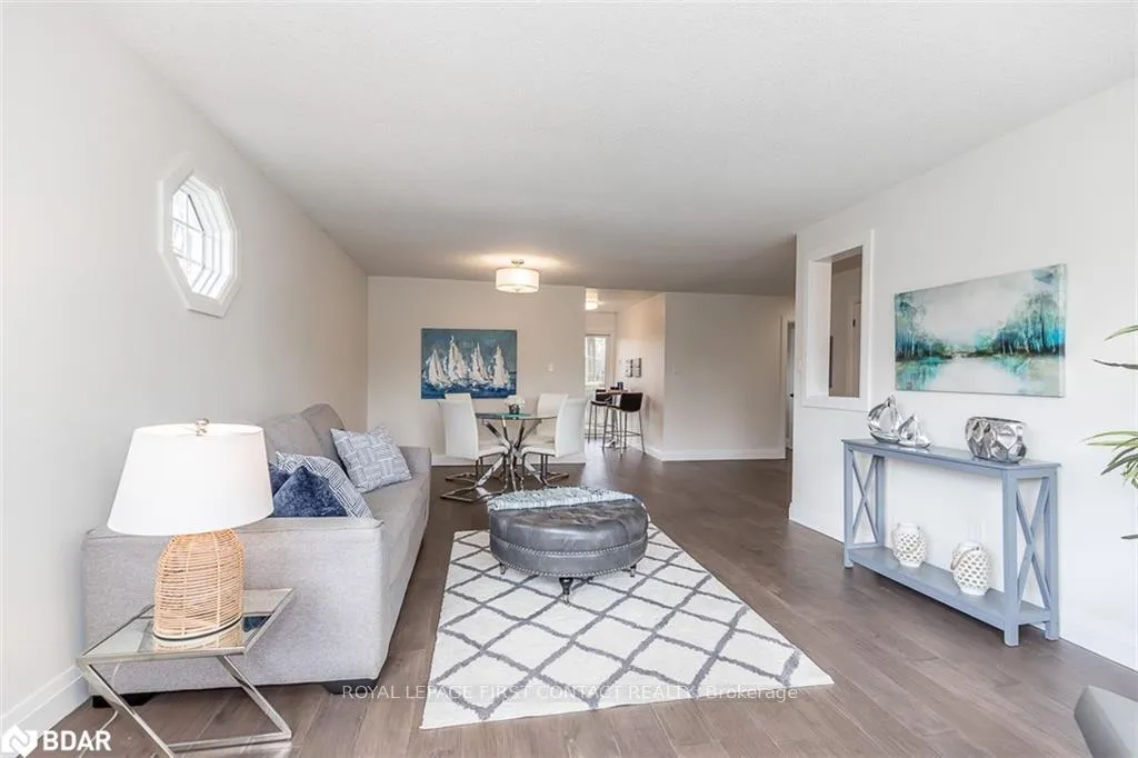 Photo 8 of 3 Chestnut Court, Barrie, Cundles East — HOMEH