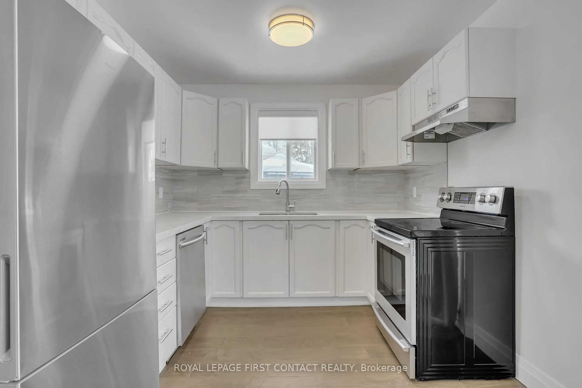 Photo 10 of 3 Chestnut Court, Barrie, Cundles East — HOMEH