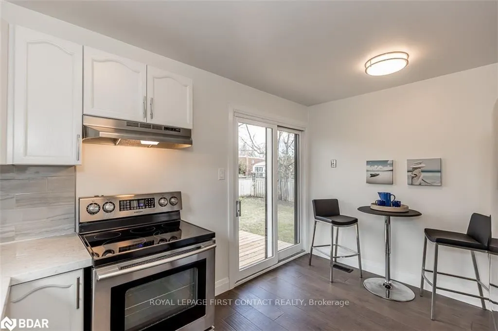 Photo 14 of 3 Chestnut Court, Barrie, Cundles East — HOMEH