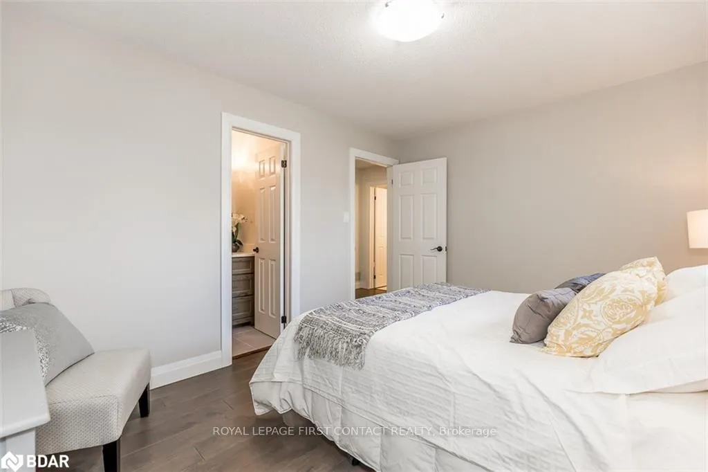 Photo 18 of 3 Chestnut Court, Barrie, Cundles East — HOMEH