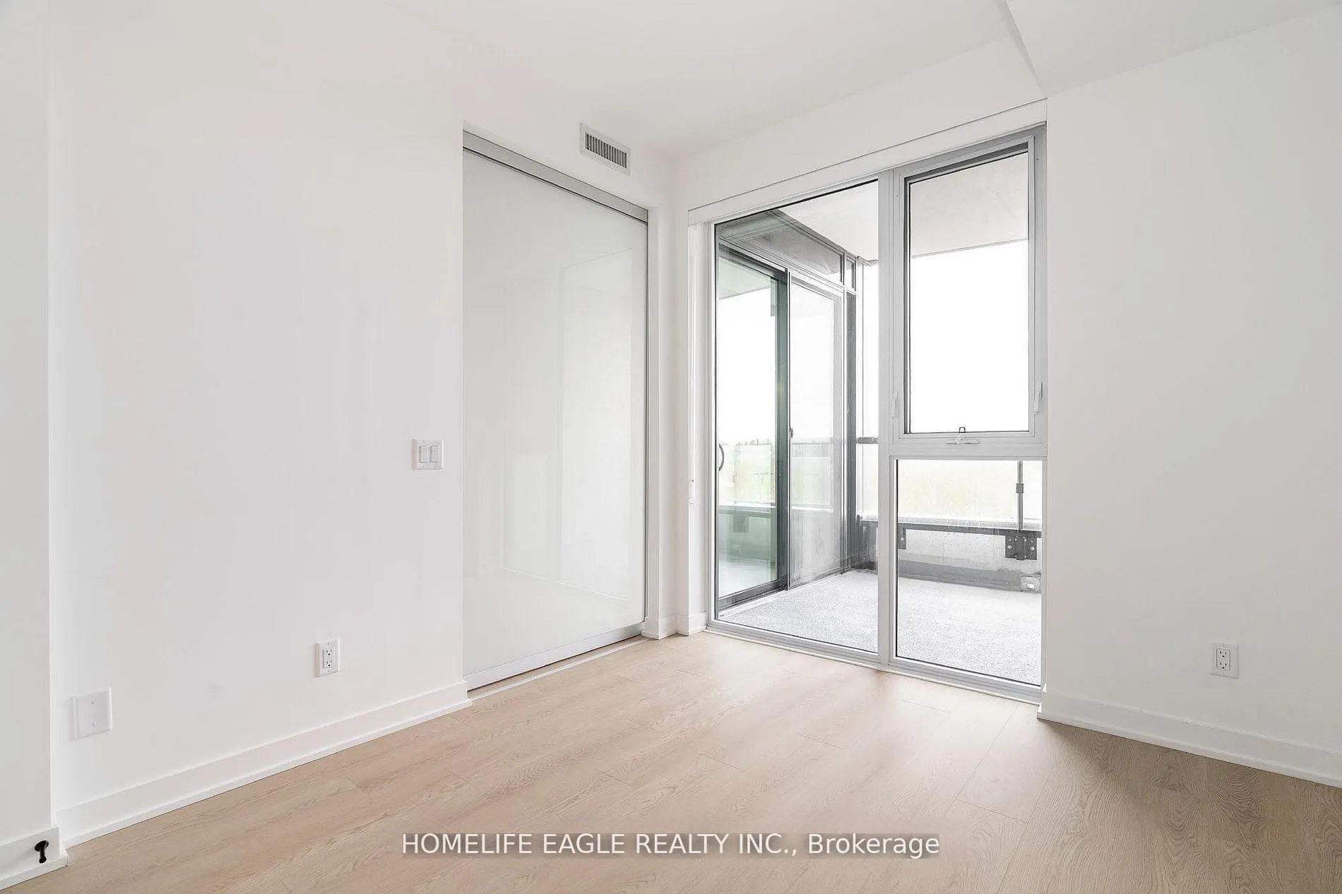 Photo 17 of Unit 513, 31 Huron Street, Collingwood — HOMEH