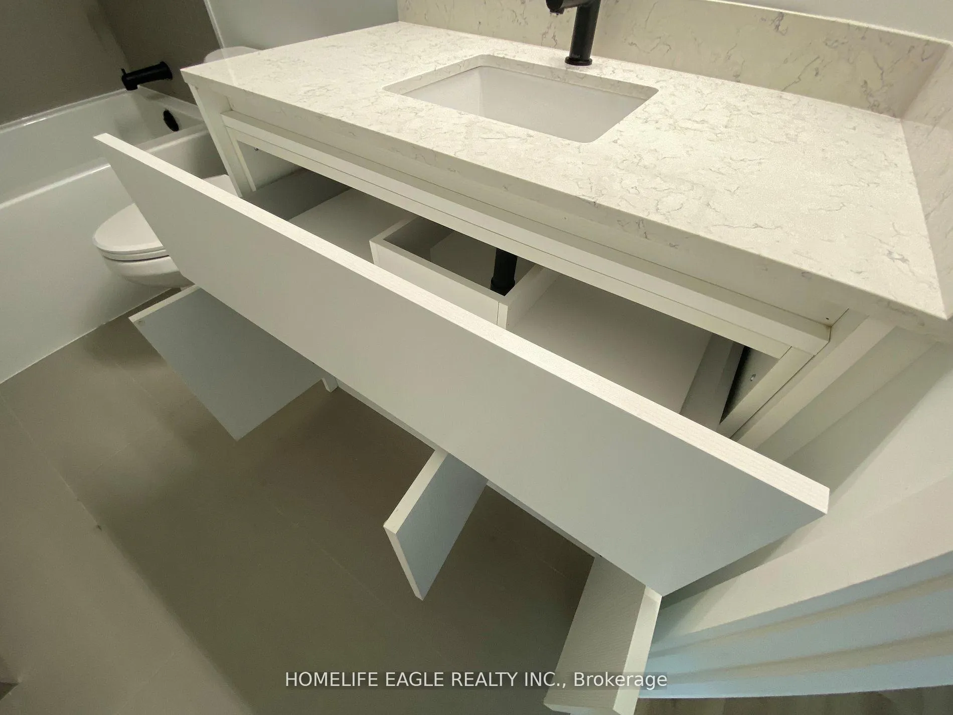Photo 19 of Unit 513, 31 Huron Street, Collingwood — HOMEH