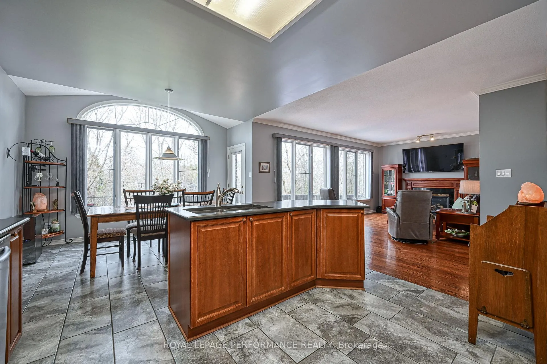 Photo 17 of 4191 Wolfe Point Way, Ottawa, Riverside South/Gloucester Glen — HOMEH
