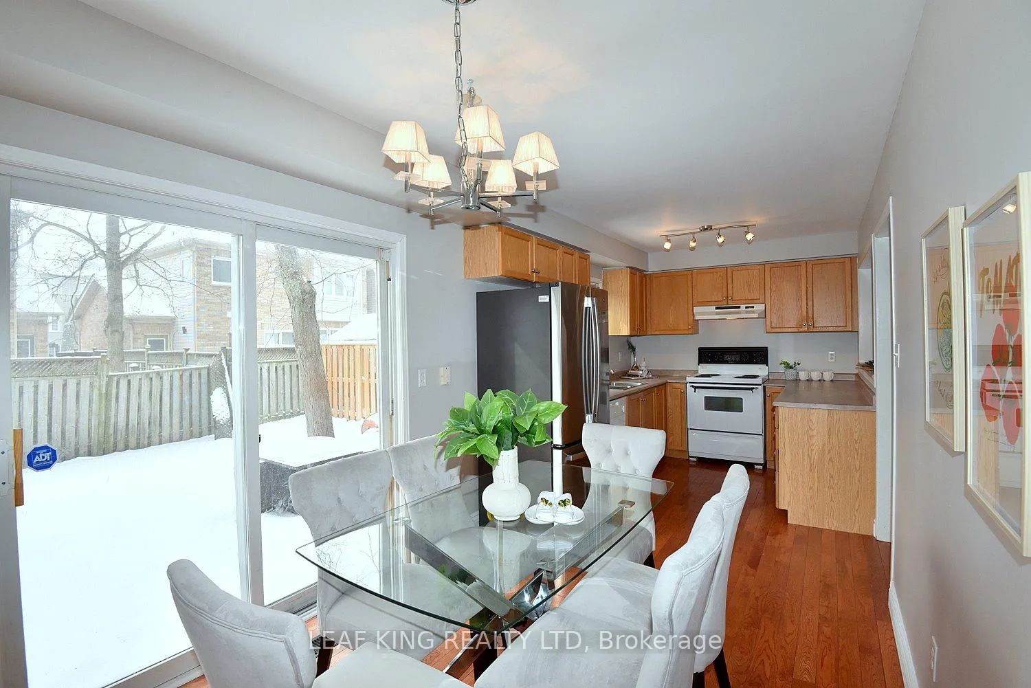 Photo 6 of 2258 Empire Crescent, Burlington, Orchard — HOMEH