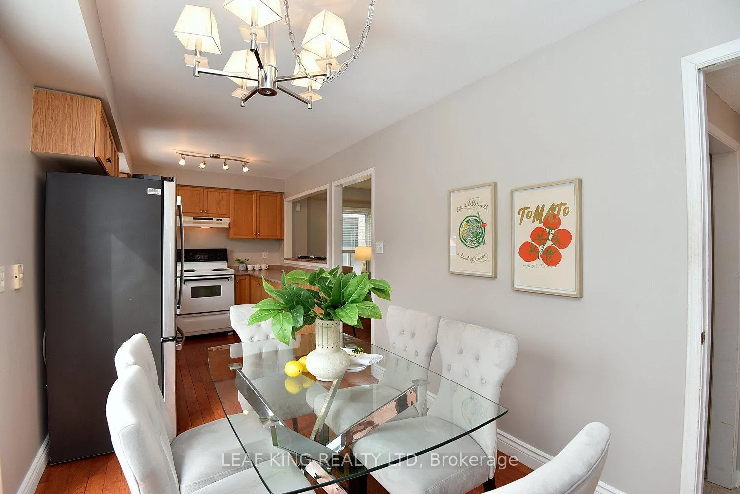 Photo 10 of 2258 Empire Crescent, Burlington, Orchard — HOMEH