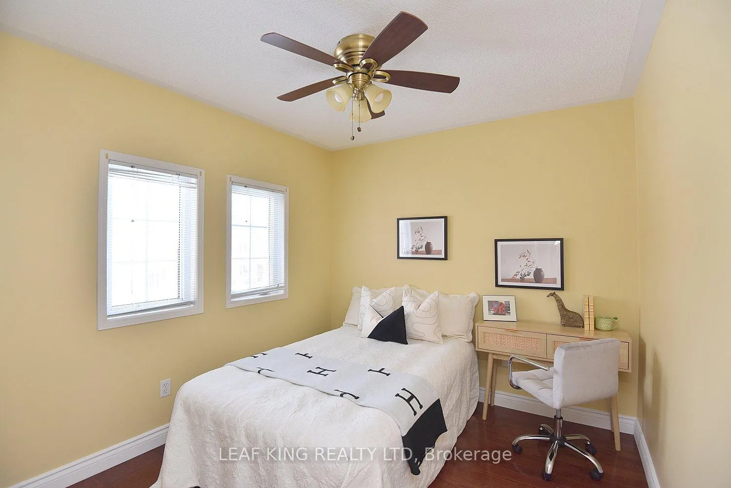 Photo 18 of 2258 Empire Crescent, Burlington, Orchard — HOMEH