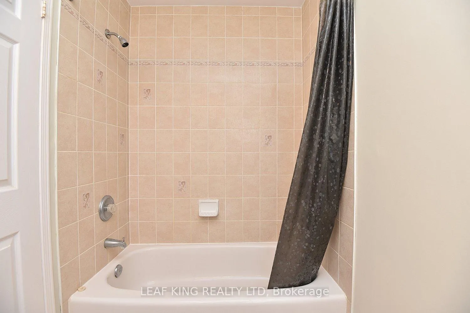 Photo 23 of 2258 Empire Crescent, Burlington, Orchard — HOMEH