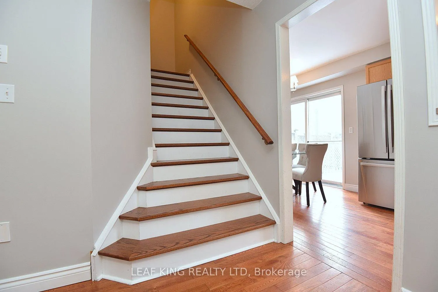 Photo 26 of 2258 Empire Crescent, Burlington, Orchard — HOMEH