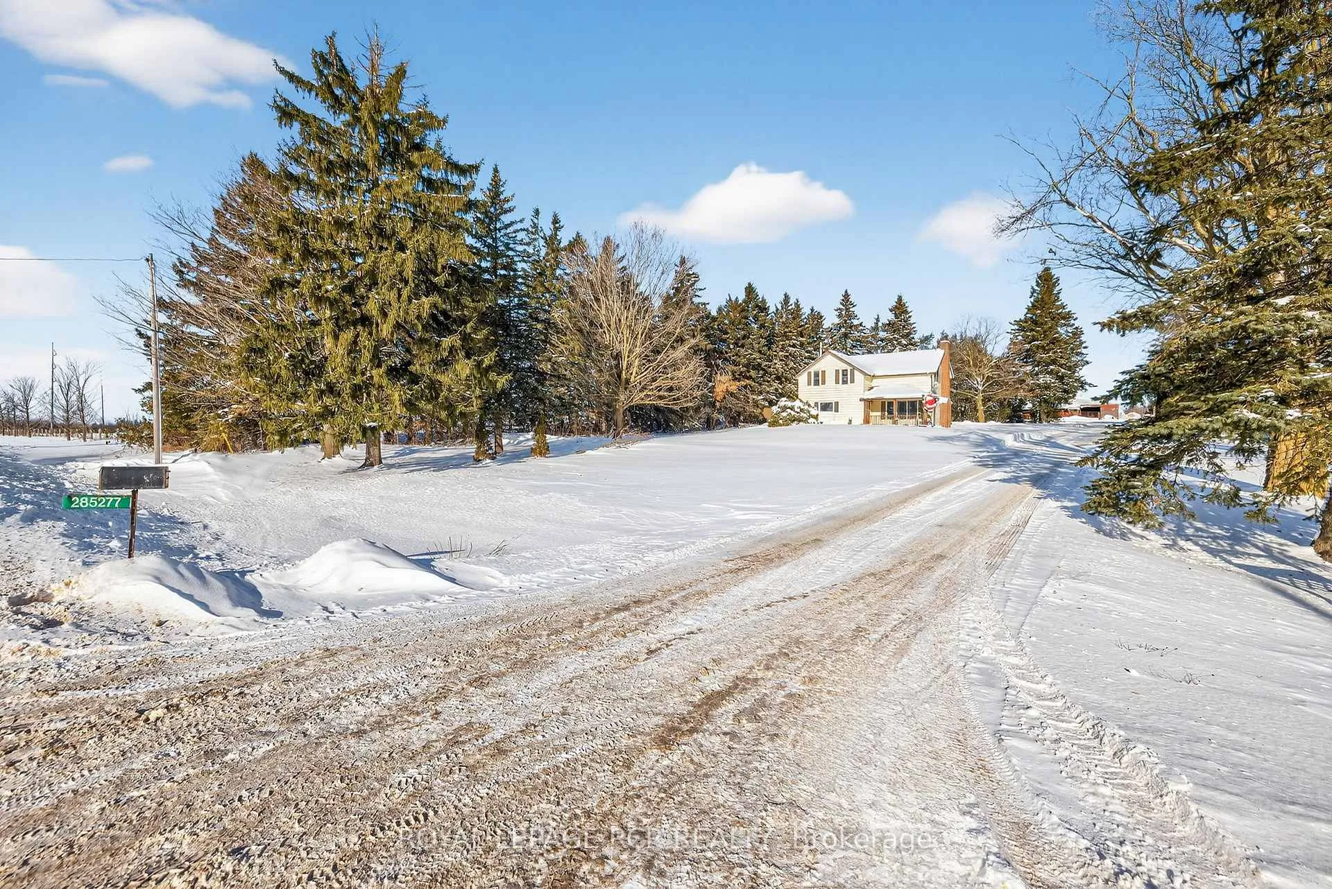 Photo 2 of 285277 County Road 10, Amaranth, Rural Amaranth — HOMEH