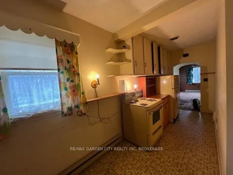 Photo 5 of 770 Bay Street, Gravenhurst, Muskoka (S) — HOMEH