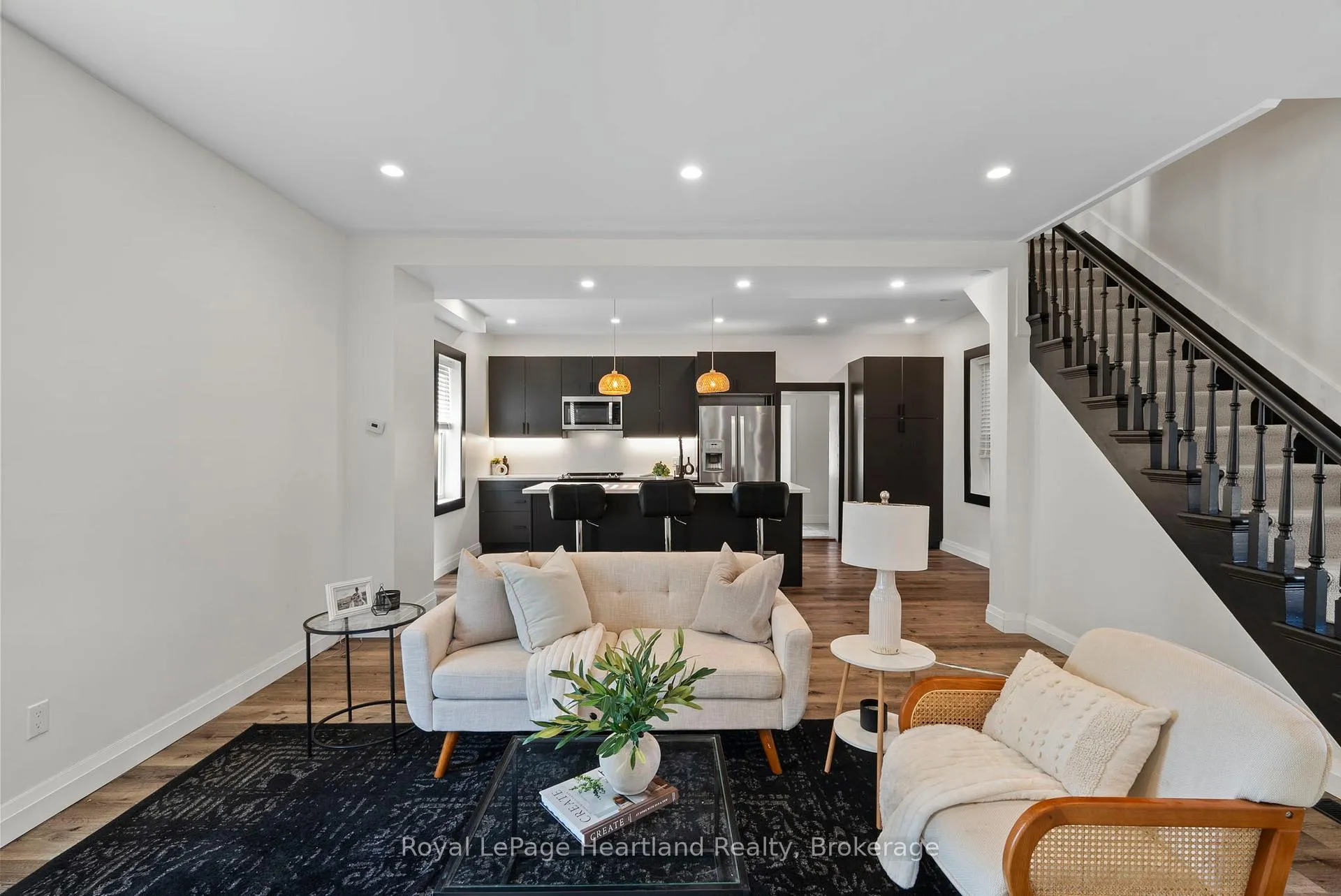 Photo 9 of 15 Queen Street E, Minto — HOMEH