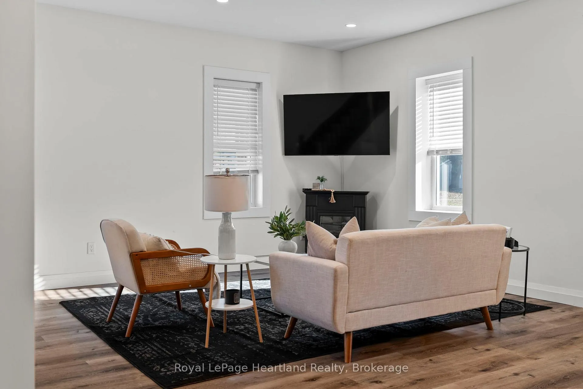 Photo 12 of 15 Queen Street E, Minto — HOMEH