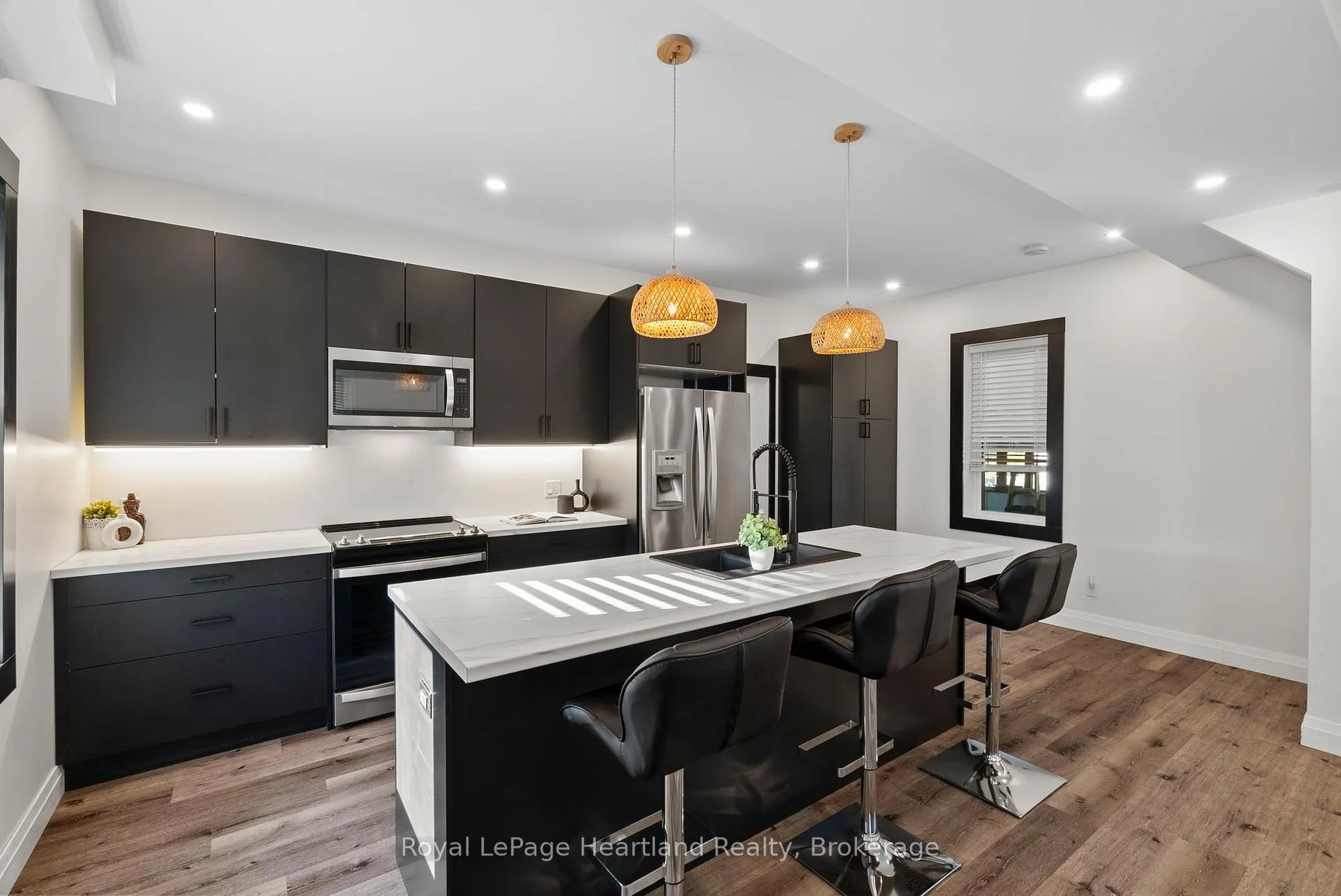 Photo 16 of 15 Queen Street E, Minto — HOMEH