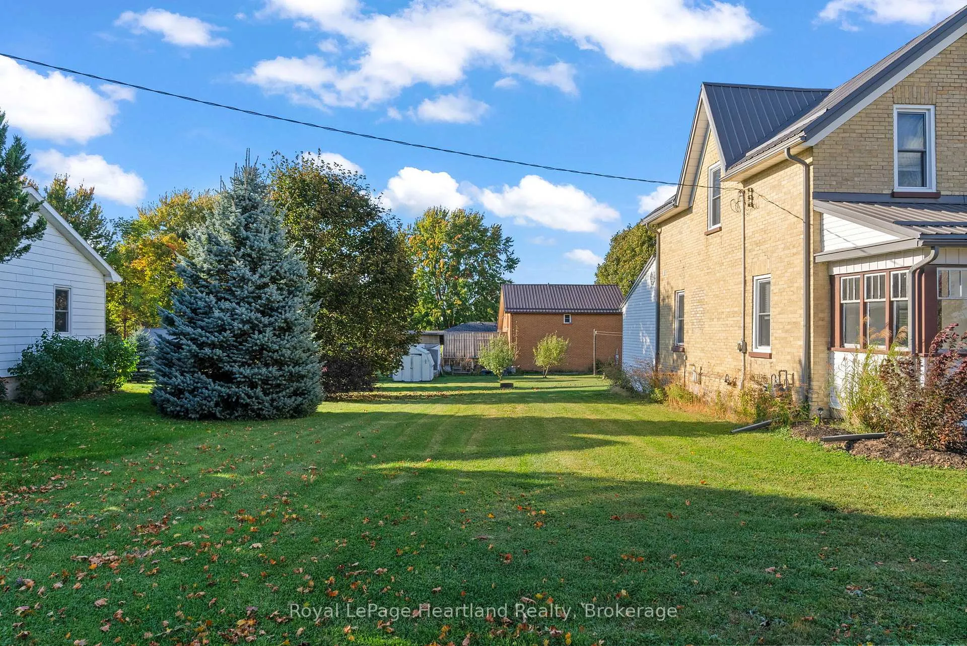 Photo 34 of 15 Queen Street E, Minto — HOMEH