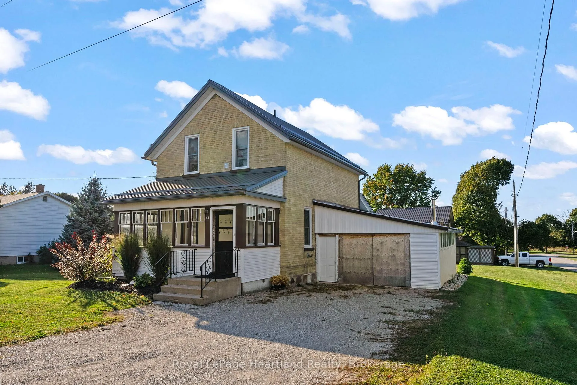 Photo 37 of 15 Queen Street E, Minto — HOMEH