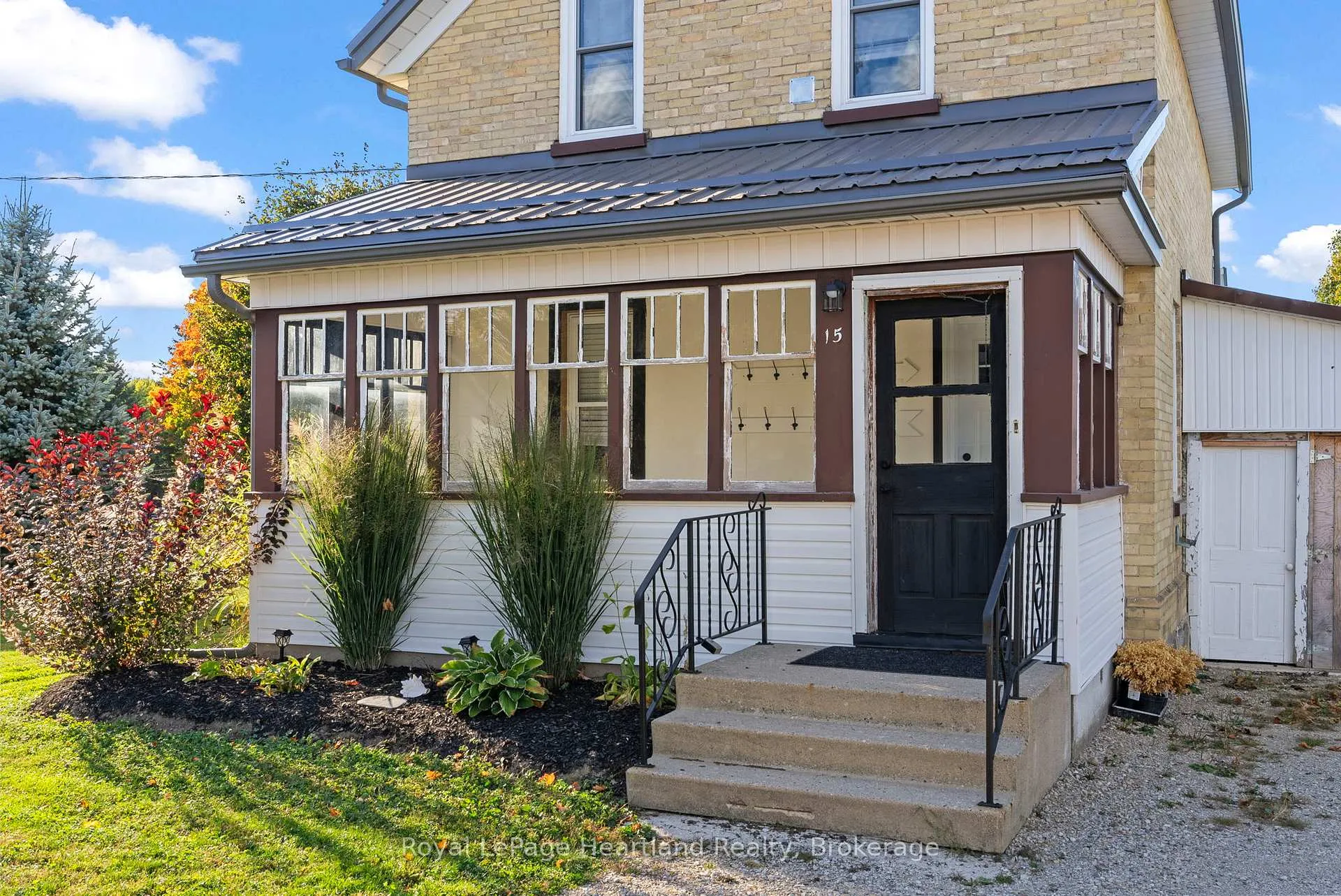 Photo 40 of 15 Queen Street E, Minto — HOMEH