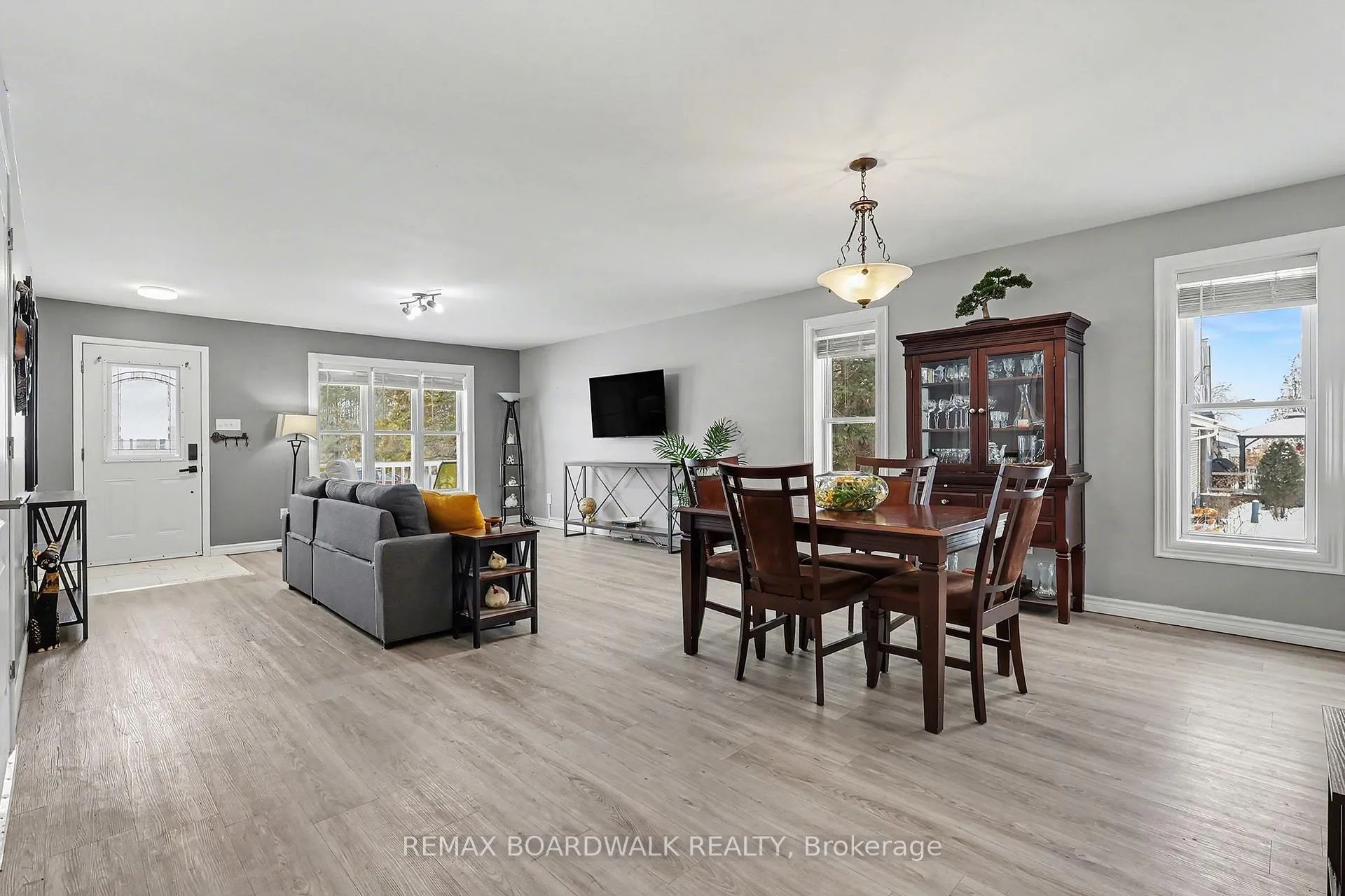 Photo 5 of 2190 Valley Street, North Stormont, Moose Creek — HOMEH