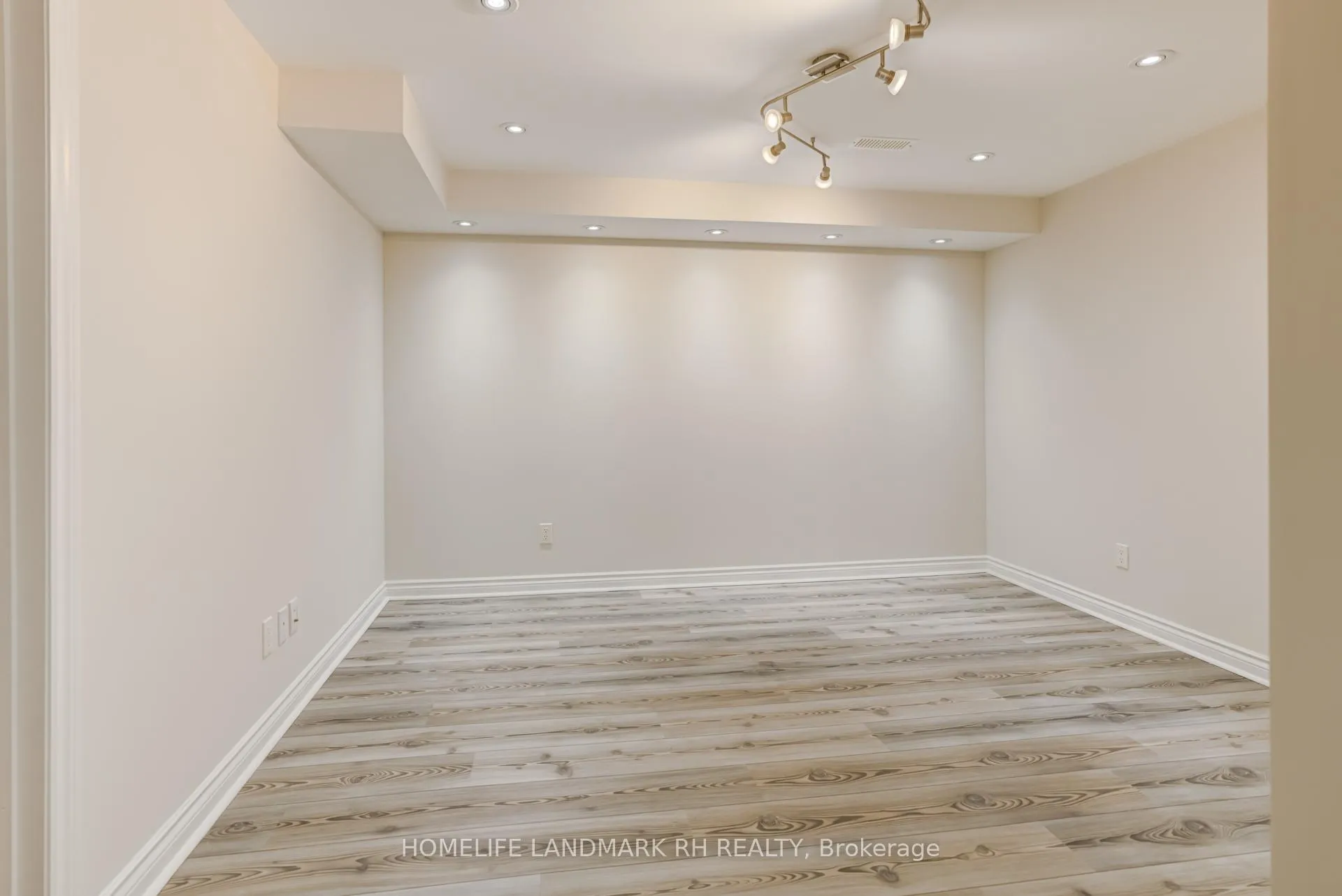 Photo 43 of 12 Father McGinn Road, Markham, Cathedraltown — HOMEH