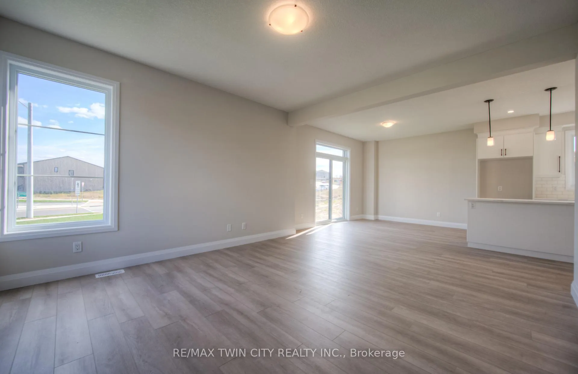 Photo 11 of 169 Otterbein Road, Kitchener — HOMEH