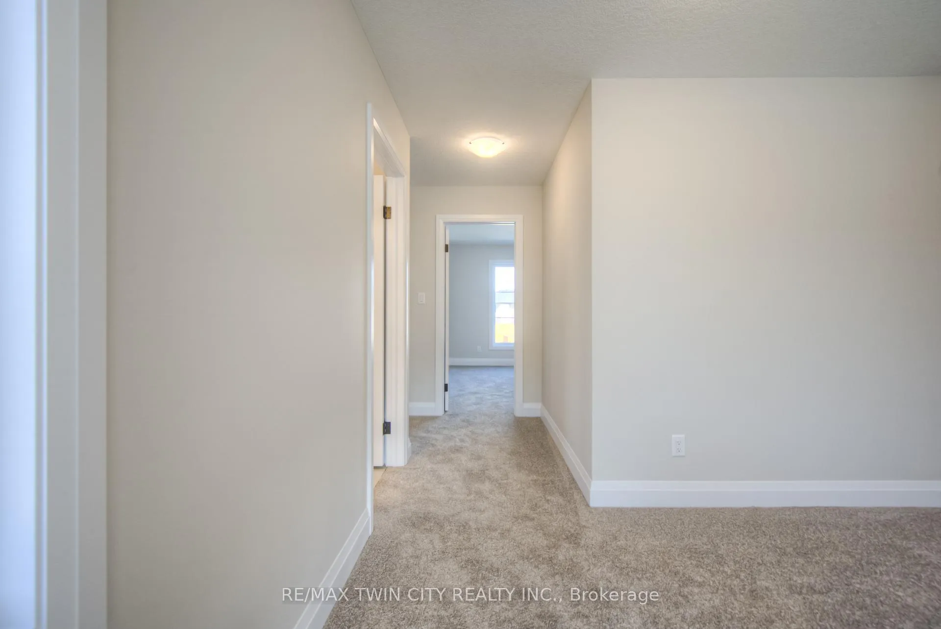 Photo 24 of 169 Otterbein Road, Kitchener — HOMEH