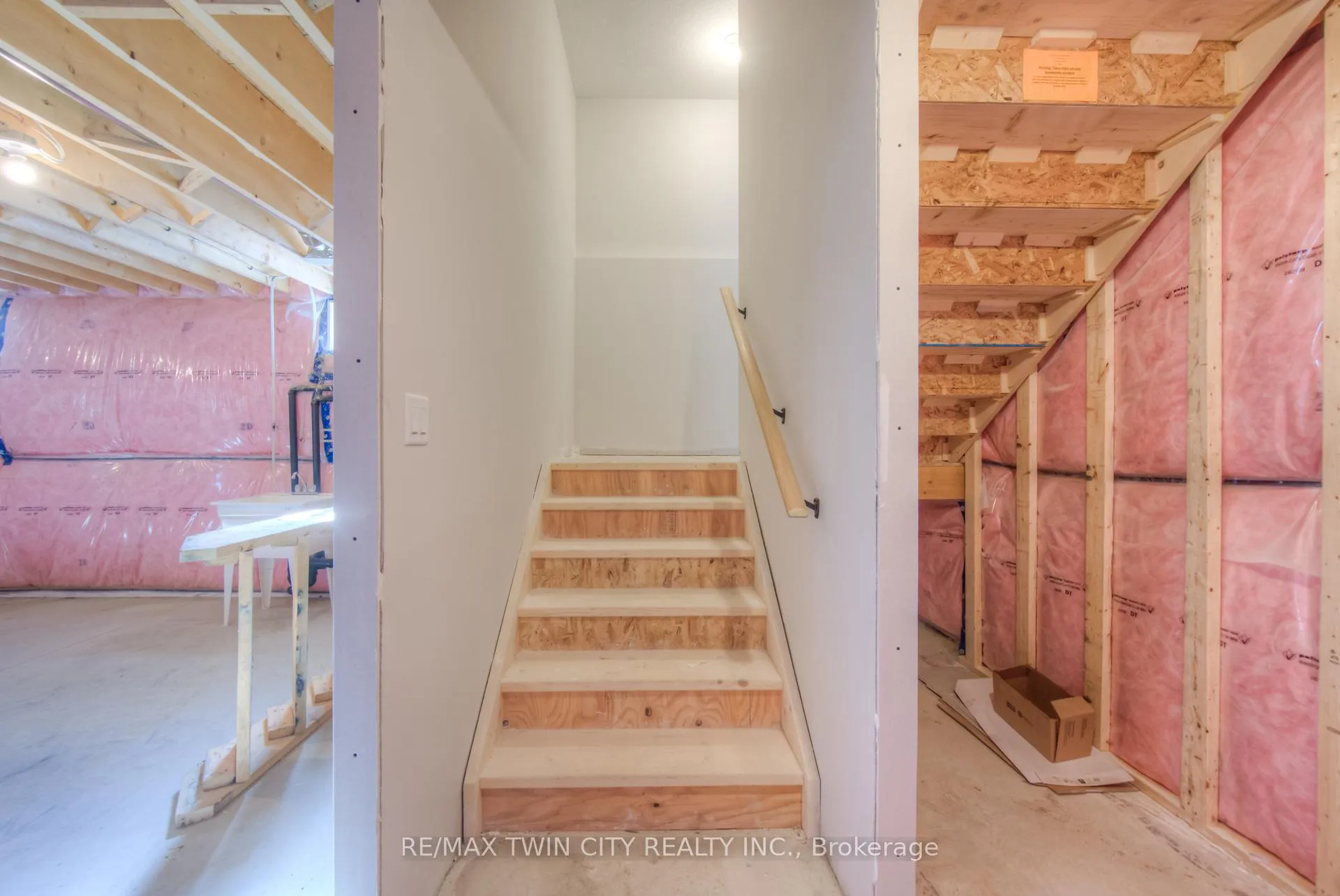 Photo 30 of 169 Otterbein Road, Kitchener — HOMEH